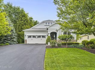 70 Sutherland Dr, Watervliet, NY 12189