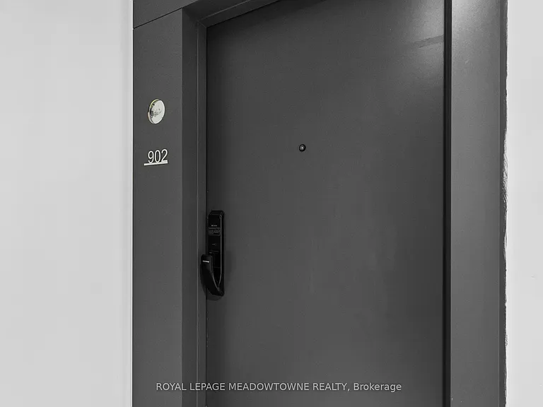 2075 Lakeshore Rd #902 — Photo 26