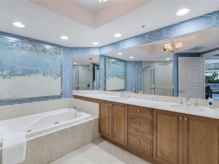 2728 Tiburon Blvd E #105 — Photo 11