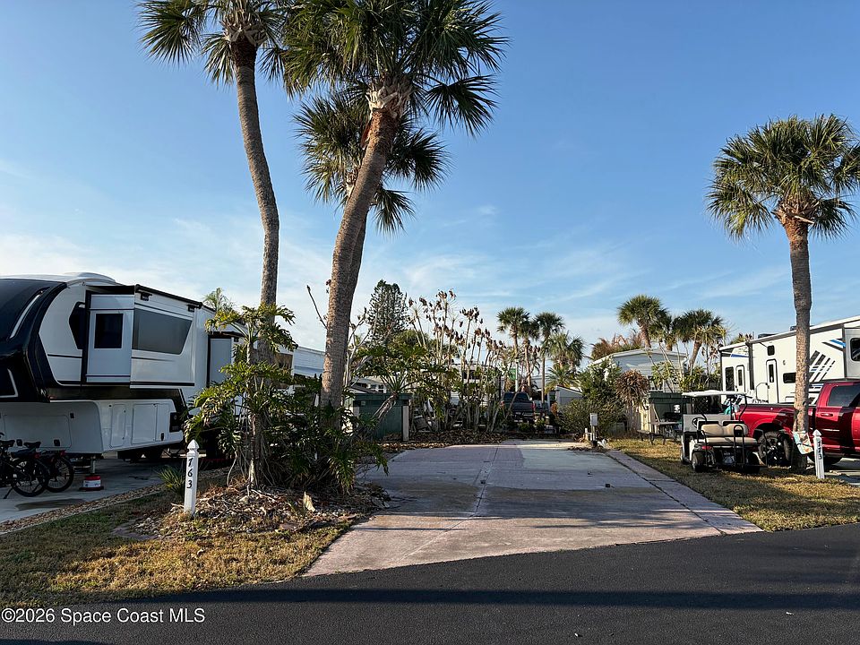 1st image of 763 Carousel Ln