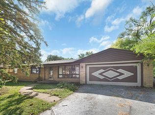 1516 S Plum Grove Rd, Schaumburg, IL 60193