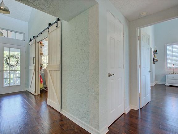 4th image of 3748 Shamrock Dr