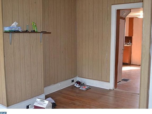 2nd image of 327 Haven St