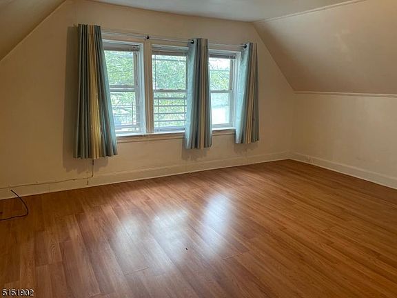 3rd image of 11-13 Carteret St Floor 3