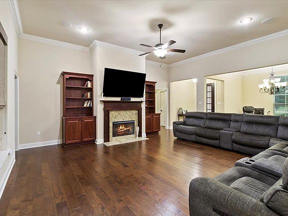 3rd image of 378 Long Lake Dr