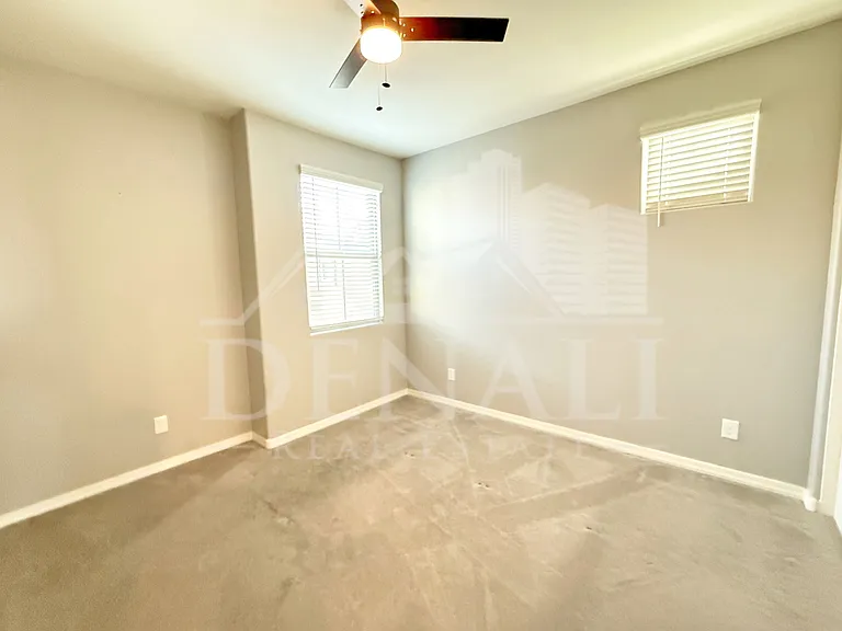 731 W Winchester Dr — Photo 20