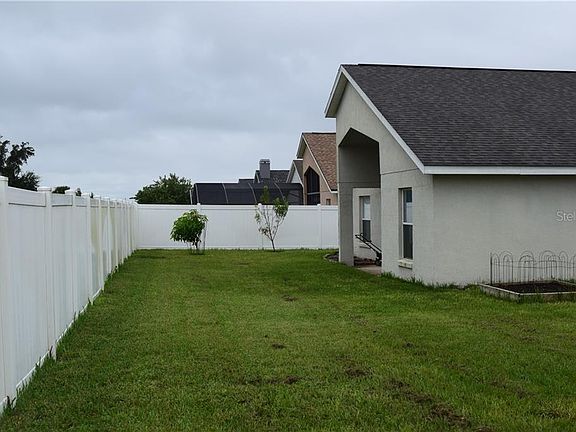 4th image of 518 Lady Diana Dr