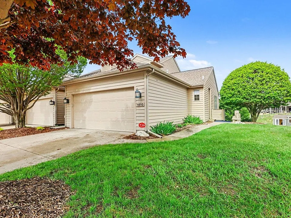 1410 E Harbour Towne Cir
