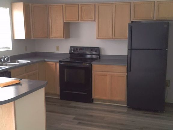 3rd image of 1009 Benjamin Blvd #2