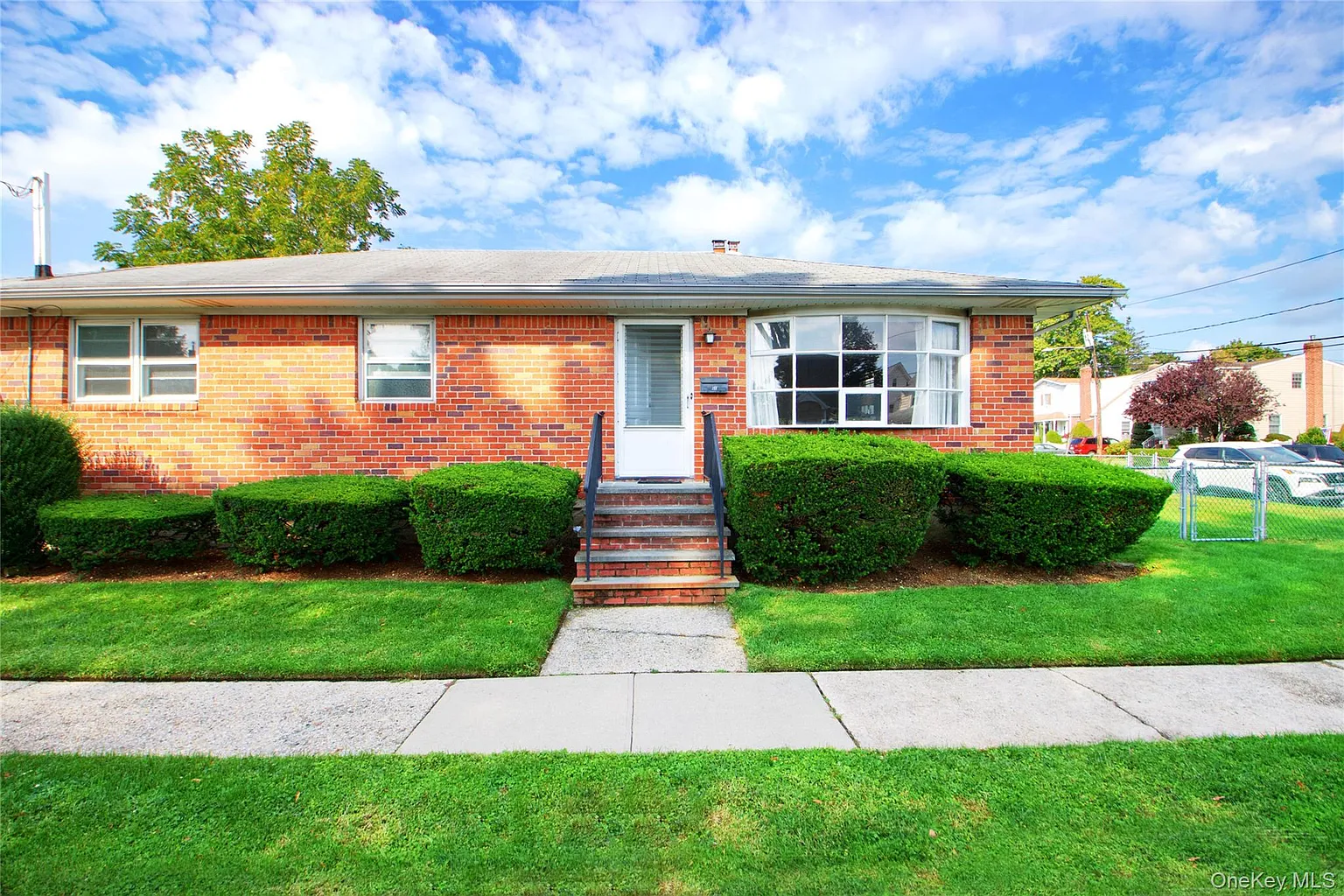 217 Wellington Road S photo 1