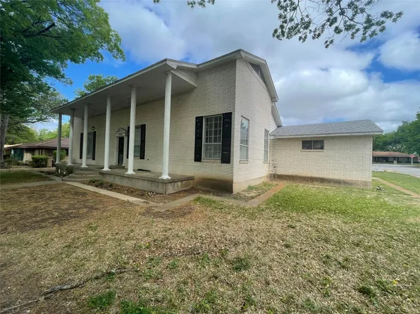 1219 Forestbrook Dr, Desoto, TX 75115