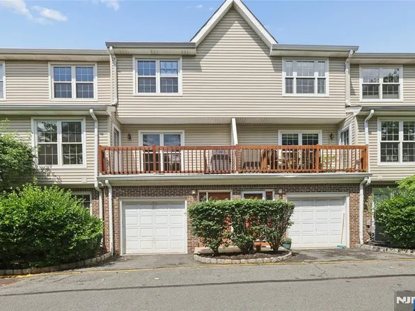1415 Teresa Dr #8212, Fort Lee, NJ 07024