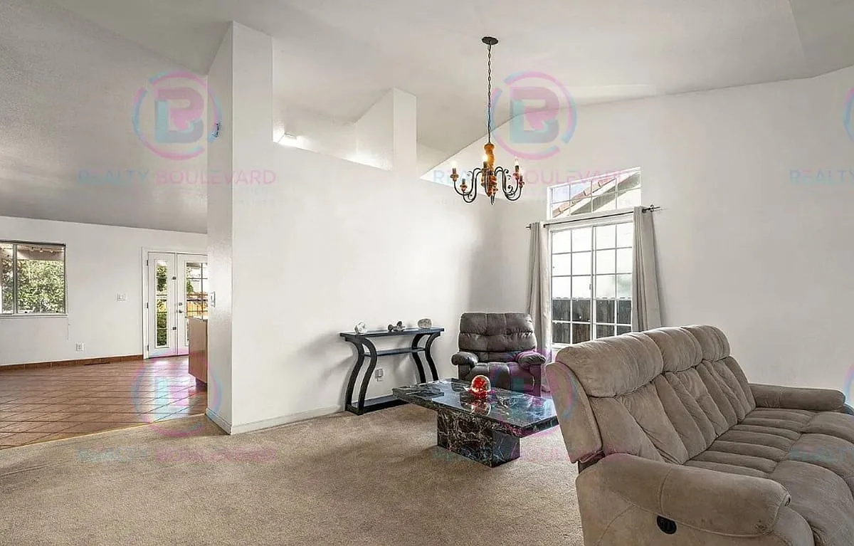 3059 Creekwood Dr - 3059 Creekwood Dr — Photo 3