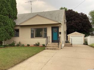 923 N Tyler Ave, Mason City, IA 50401