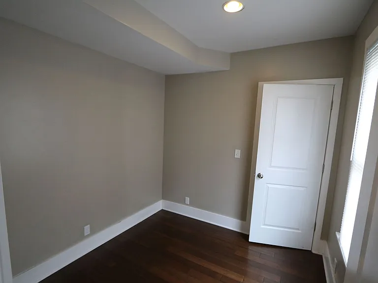 910 Court St — Photo 12