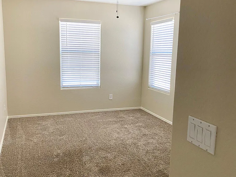 29525 N Smokey Ln — Photo 9