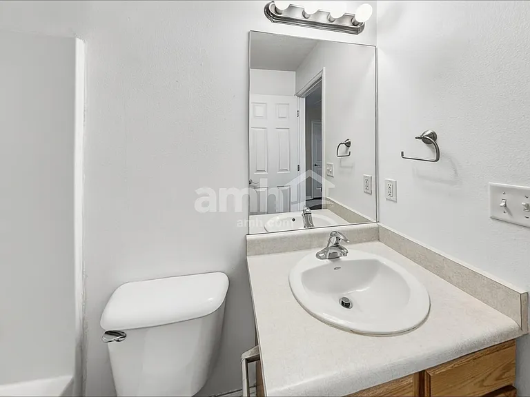 117 E 1875 N — Photo 11