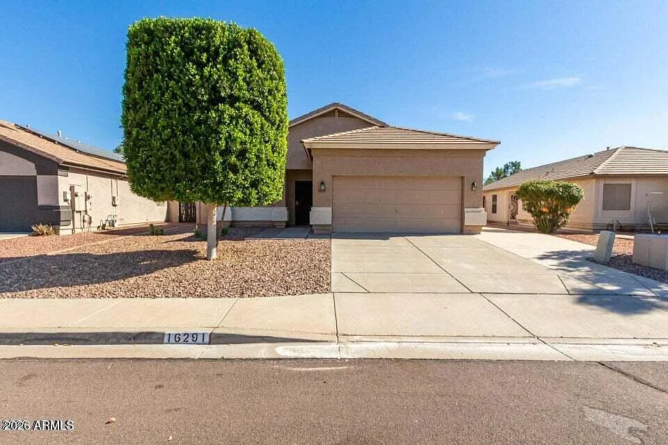 4 bed, 2.0 bath, 1652 sqft, $2,355 — Photo 2