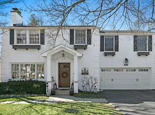 1112 Walnut Ln, Northbrook, IL 60062