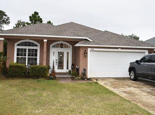 282 Tecumseh Ln, Mary Esther, FL 32569