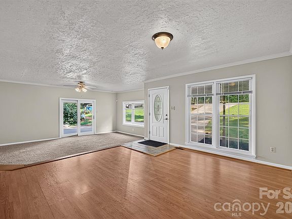 5th image of 247 Spring Shore Rd