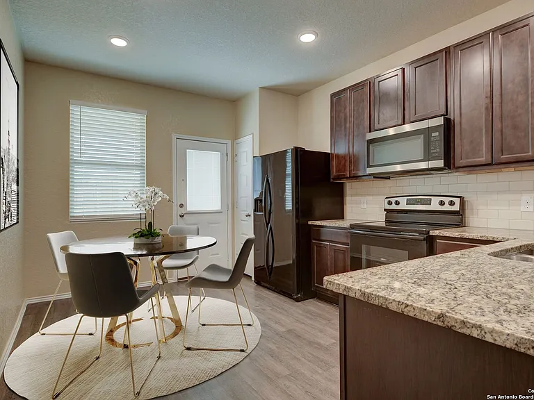 3931 Somers Crst — Photo 7