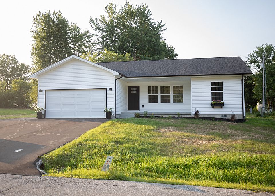1st image of 2884 Country Squire Blvd