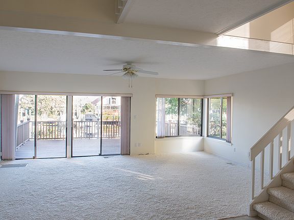 5th image of 25188 Marion Avenue #1022