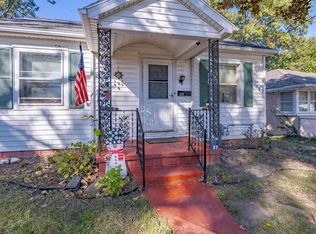 2016 Ravenswood Dr, Evansville, IN 47714