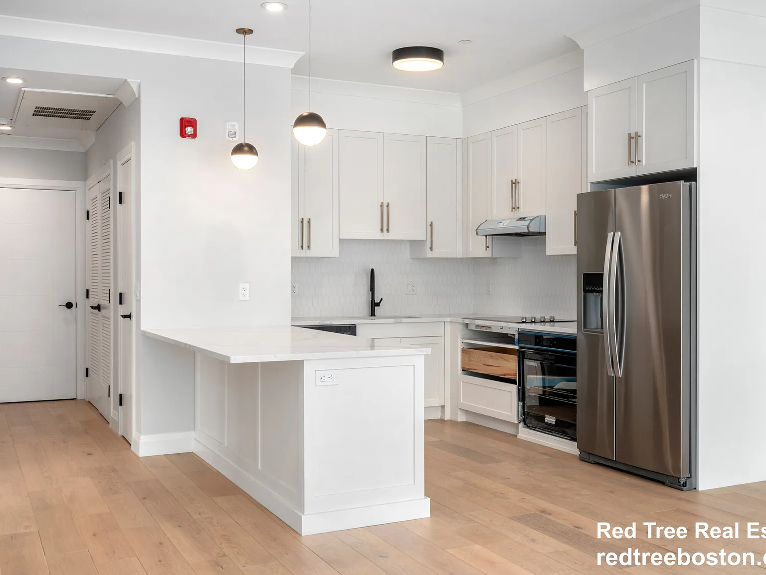3 bed, 1100 sqft, $4,000 — Photo 2