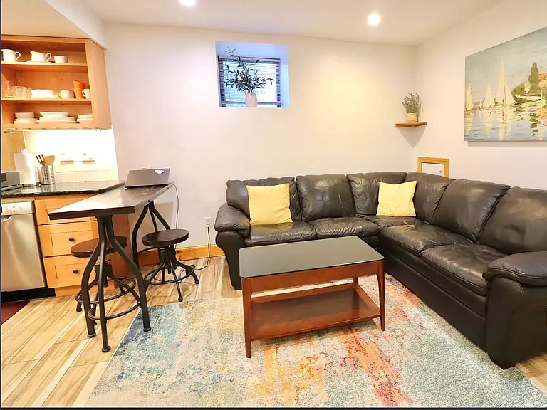 182 Babcock St #1R — Photo 8