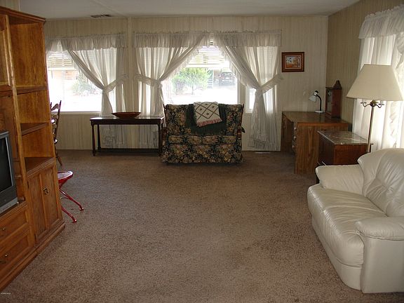 2nd image of 175 La Plaza Way