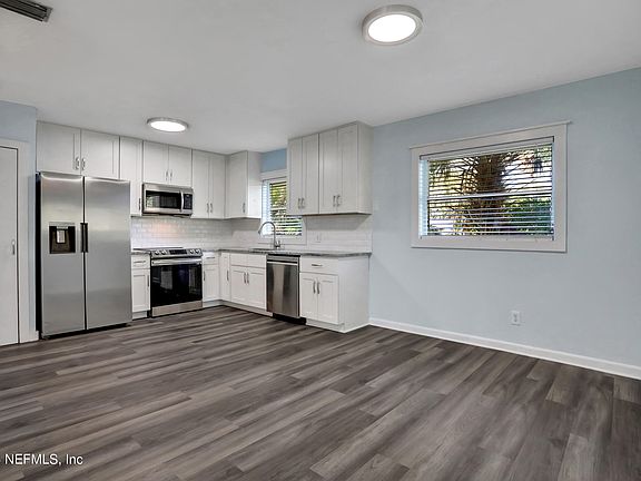 5th image of 10630 AKERS Drive S