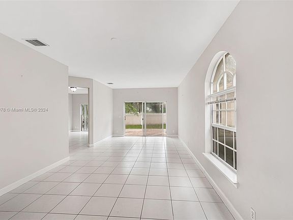 5th image of 10363 NW 7th St
