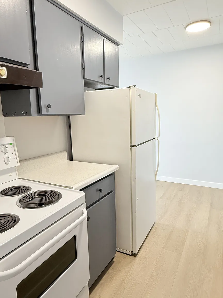 591 Wellington Ave #304 photo 1