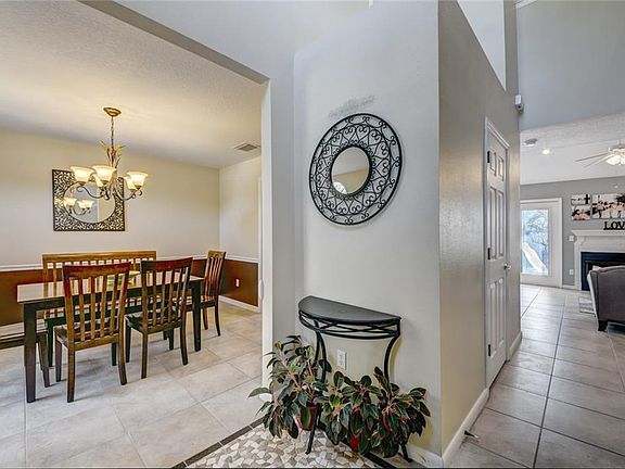 5th image of 685 N Wildflower Ct
