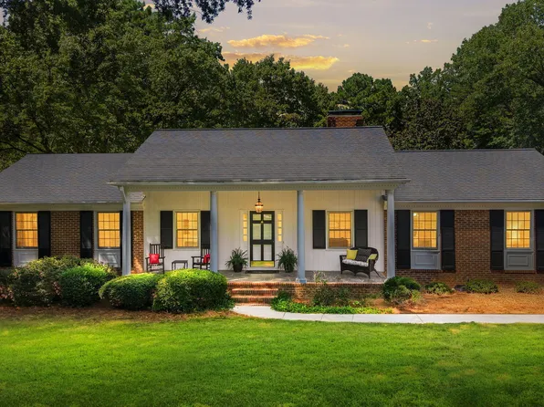 6709 Candlewood Dr, Raleigh, NC 27612