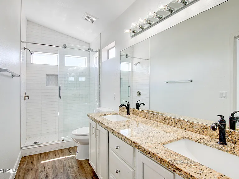 1550 N Sunset Pl — Photo 27