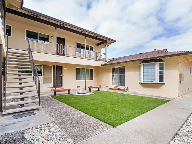 22434 Salem Ave #B — Photo 24