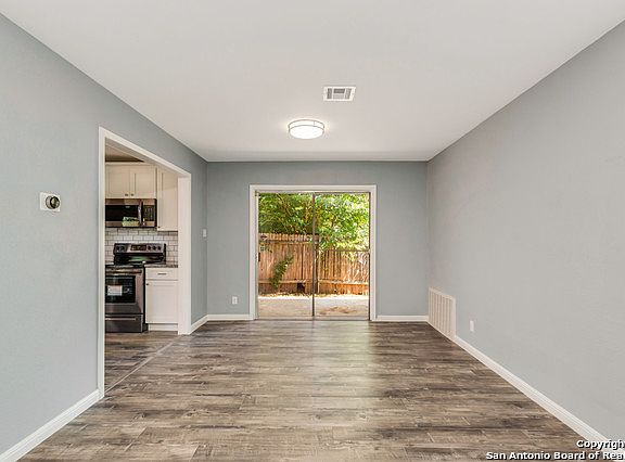 5th image of 12118 Las Nubes St