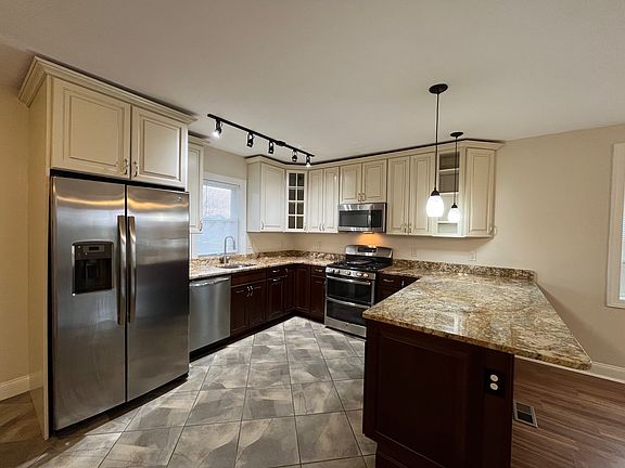 3rd image of 6368 Morrowfield Ave