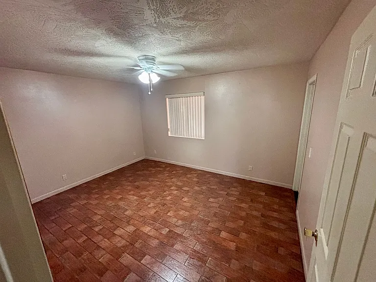 1322 E Five Star Blvd — Photo 13