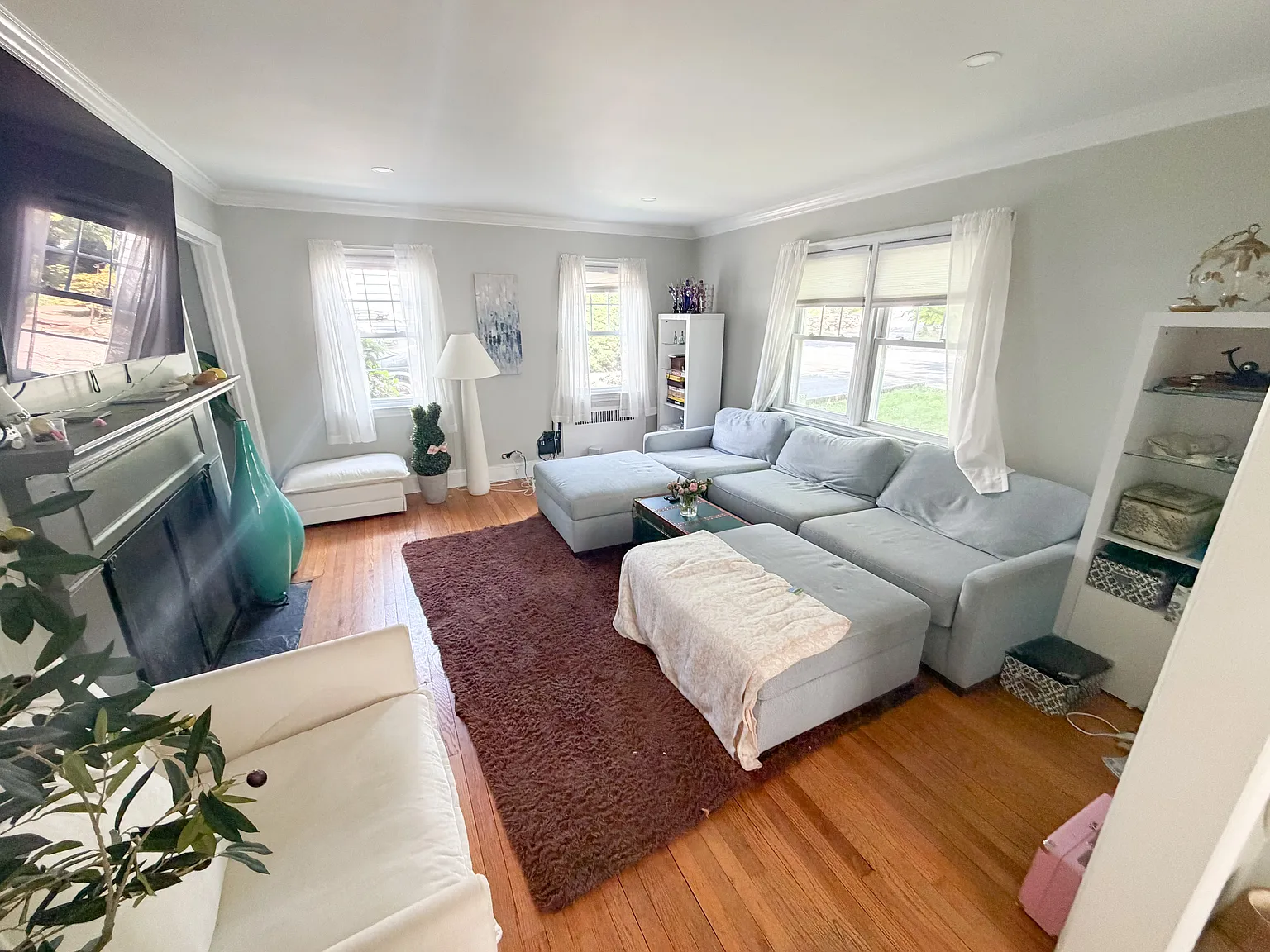 2 bed, 3.5 bath, 1297 sqft, $7,000 — Photo 2