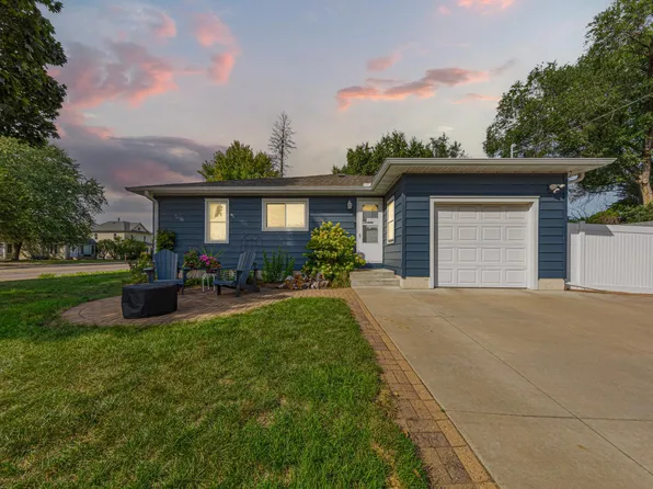 20580 Holyoke Ave, Lakeville, MN 55044