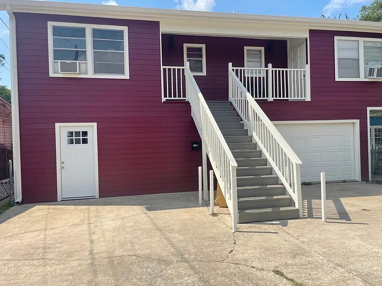 206 Challenger St #C — Photo 1