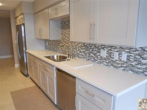 1660 S La Reina Way APT 2B, Palm Springs, CA 92264