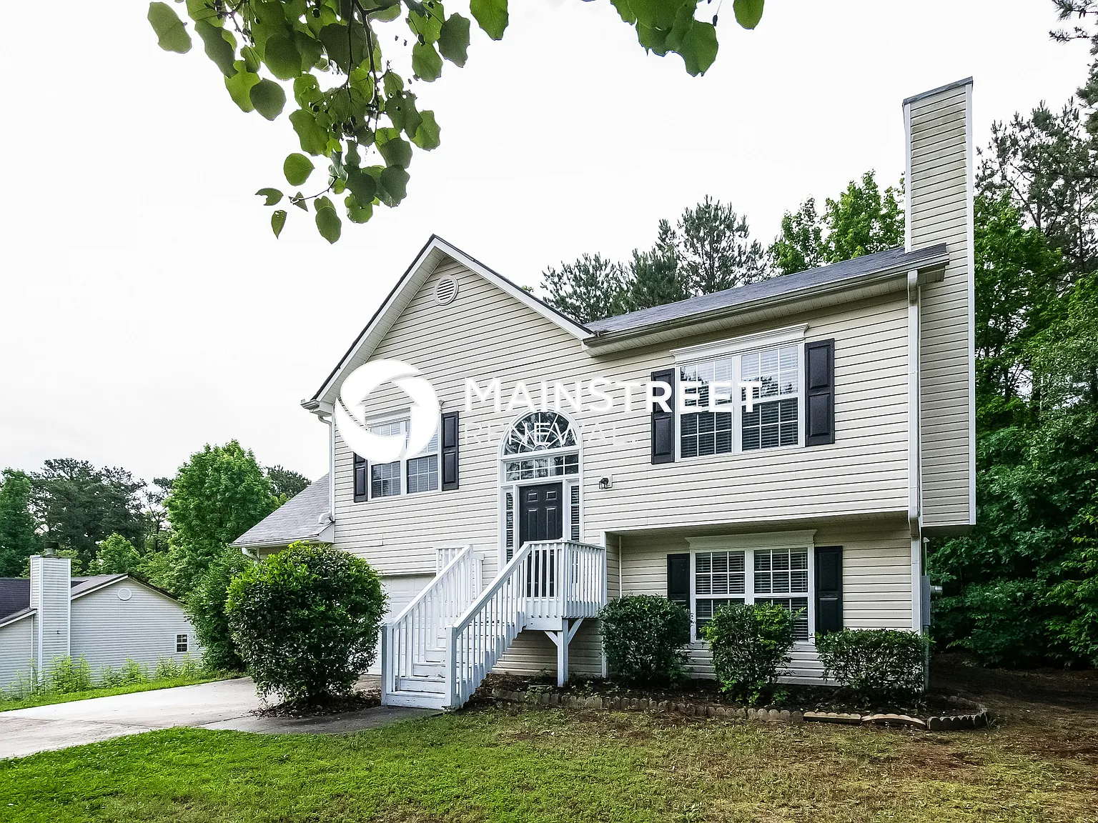 2060 Harvest Circle — Photo 2