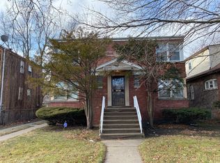 8718 S Dauphin Ave, Chicago, IL 60619