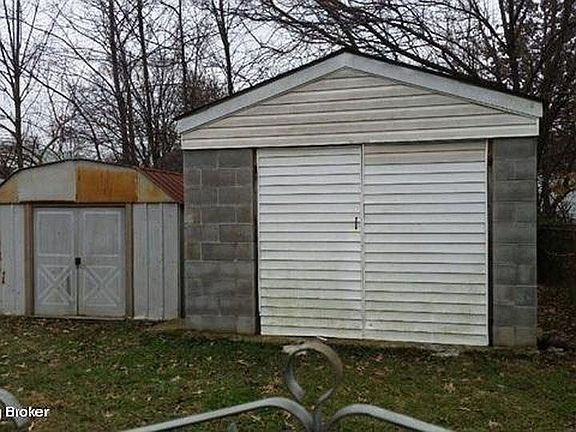 garage/shed