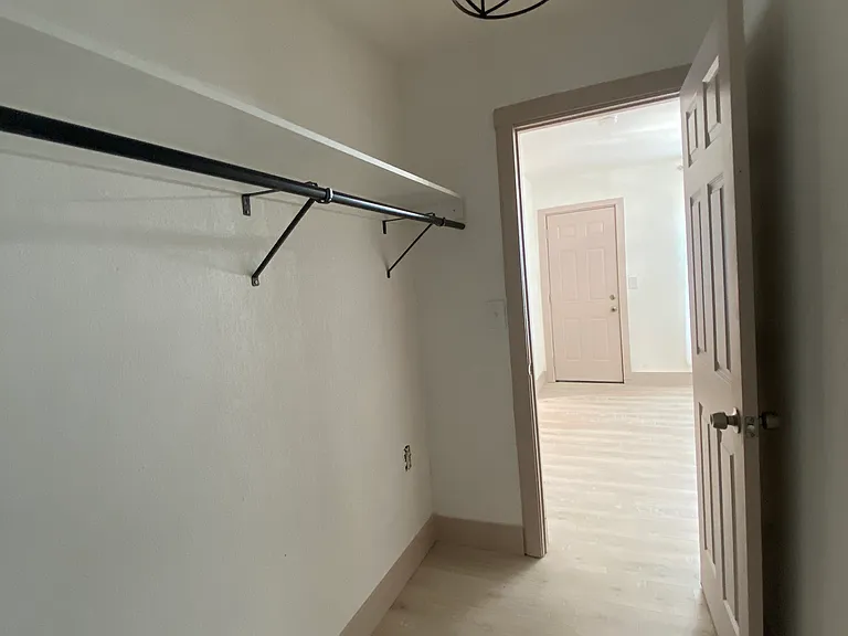 116 Wetherley Dr — Photo 10